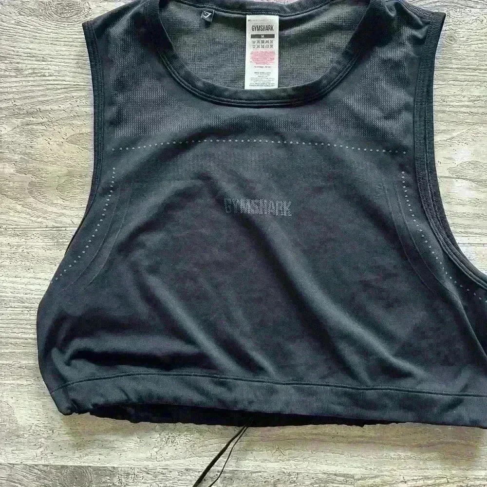 Gymshark vented workout take with banded crop (lightweight and breathable)